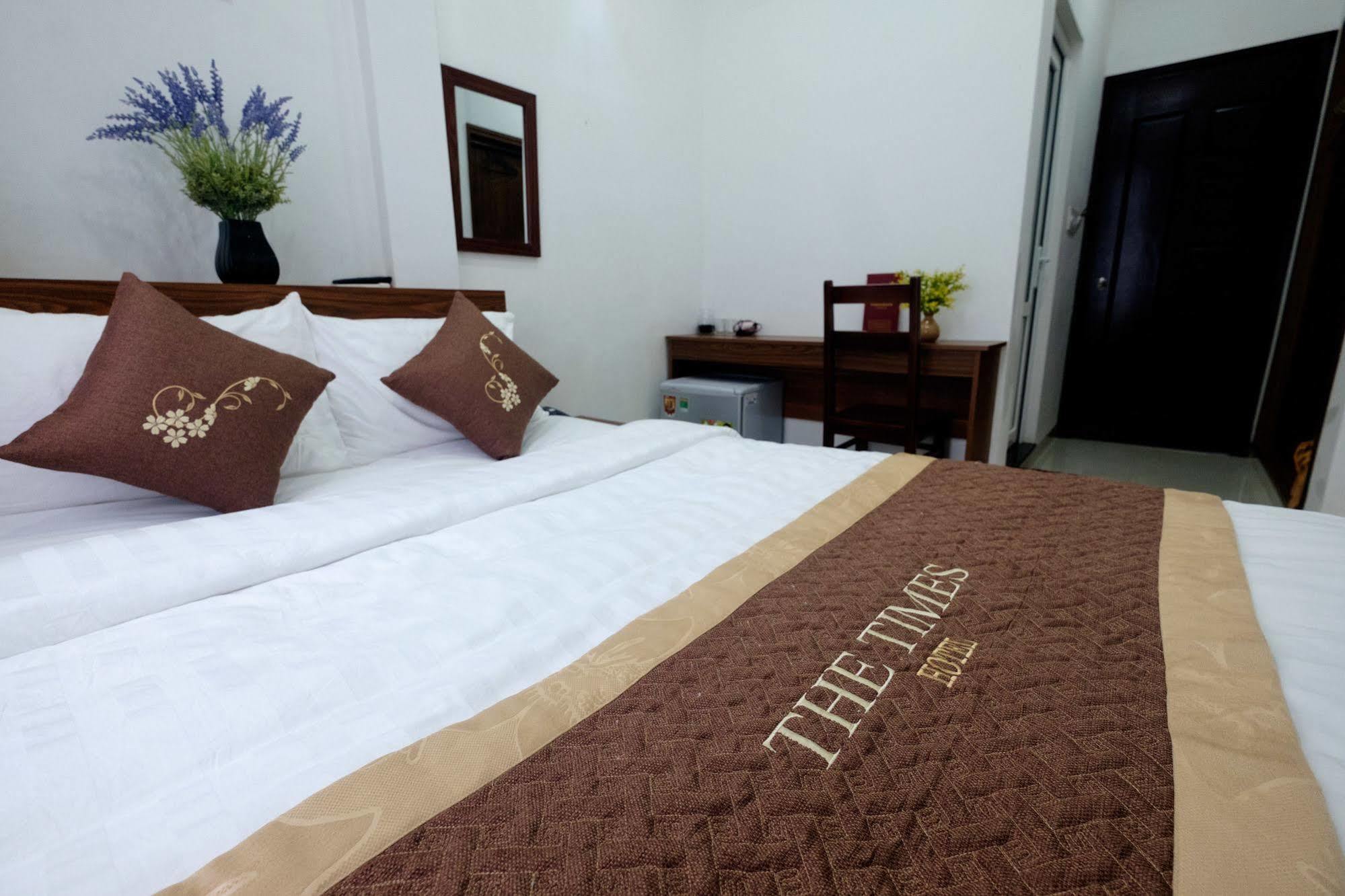 The Times Hotel Хуе Екстериор снимка