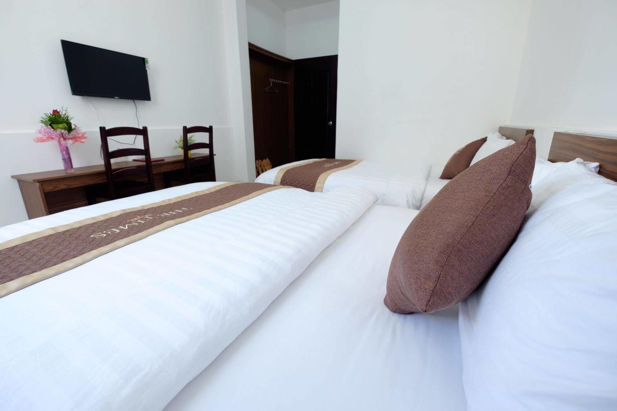 The Times Hotel Хуе Екстериор снимка